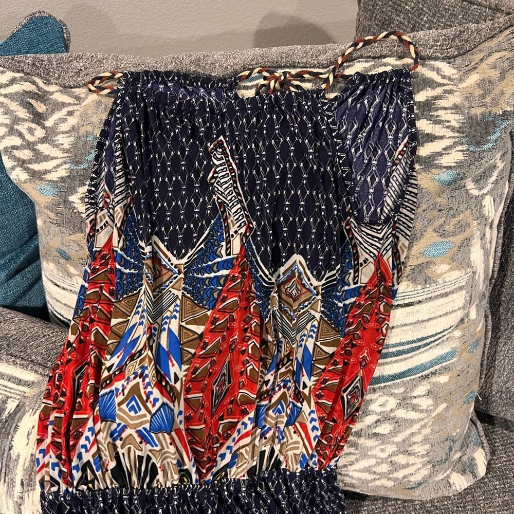 Multi-color sleeveless jumper